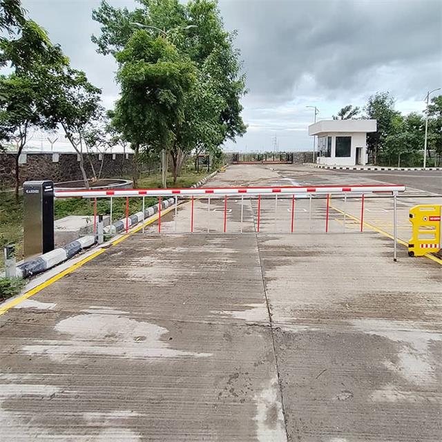 BOOM BARRIERS